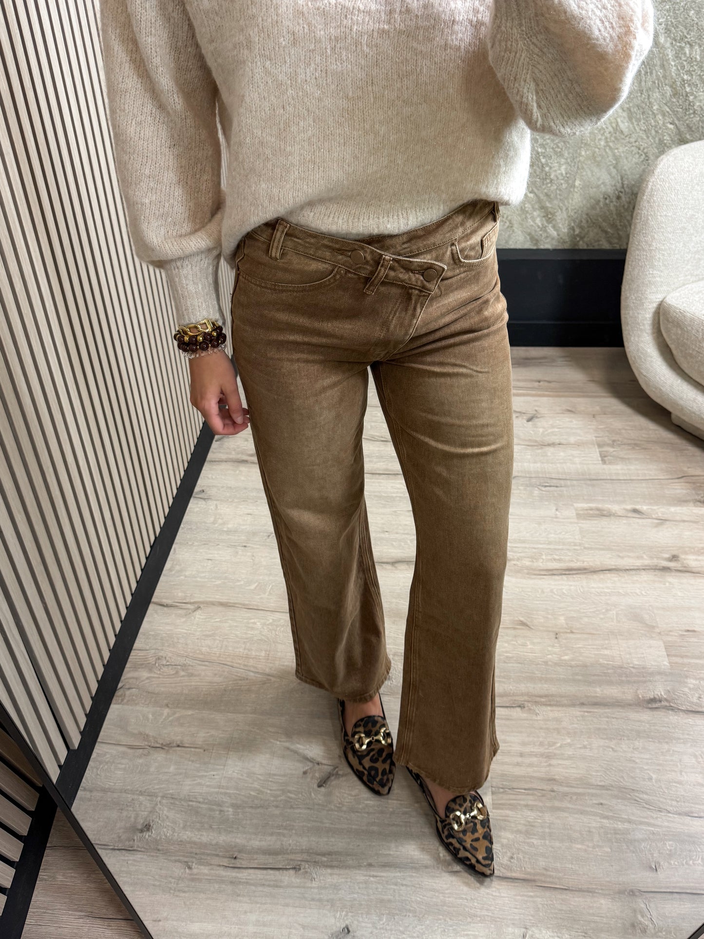 Wide Leg Jeans Met Schuine Knoop - Roestbruin