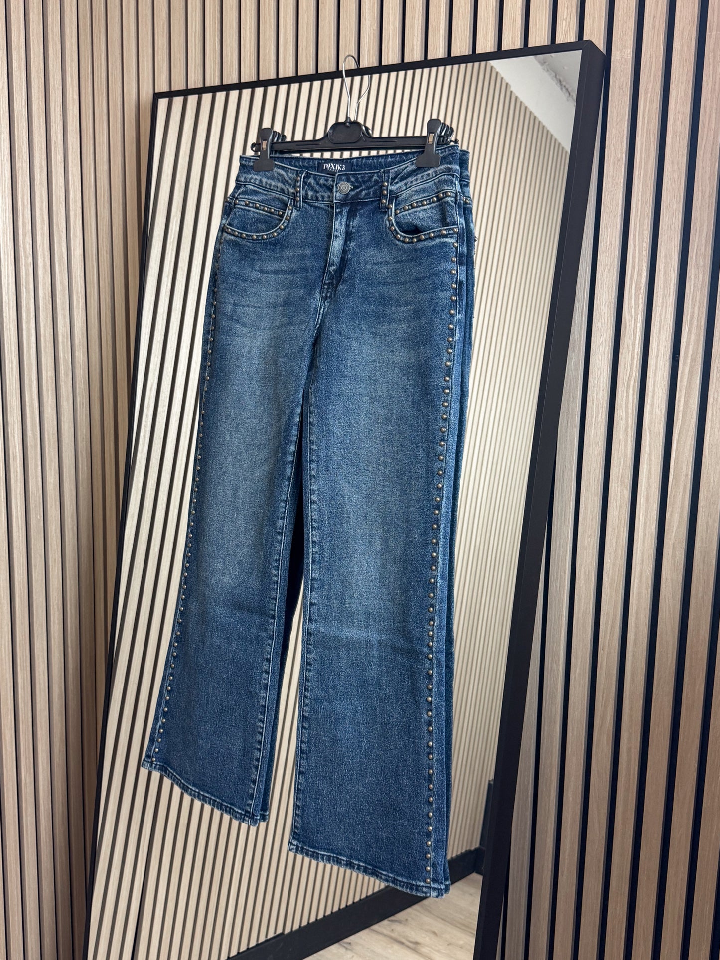 Straight Leg met Studs