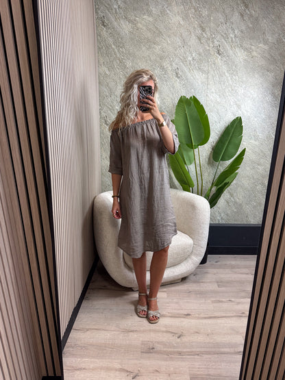Off-shoulder Jurk