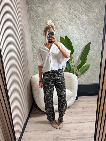 Jeans met omgeslagen tailleband - army print