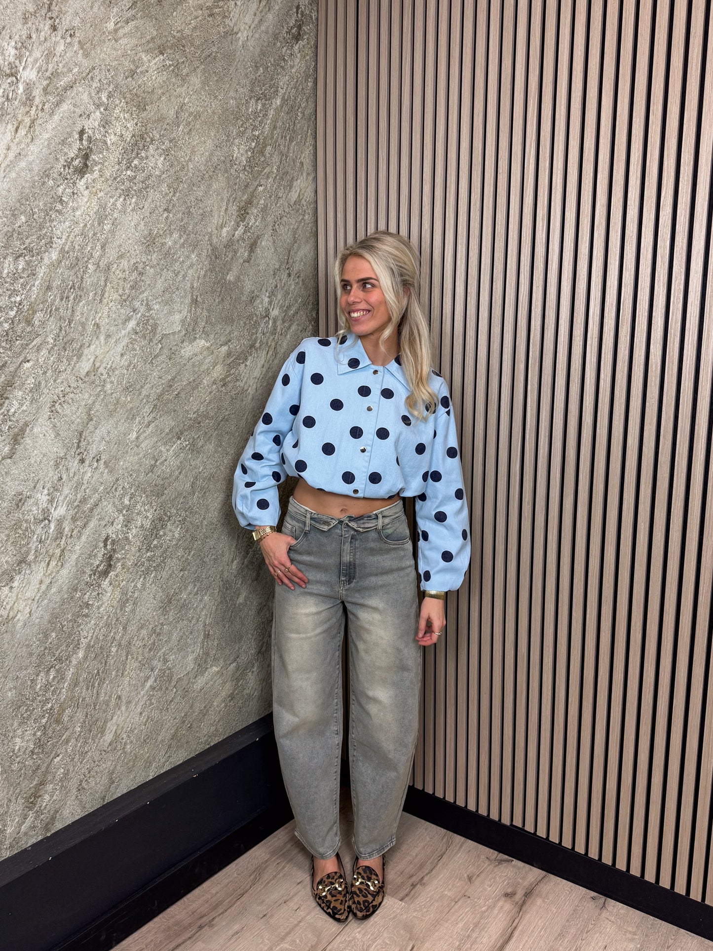 Jeans met omgevouwen tailleband