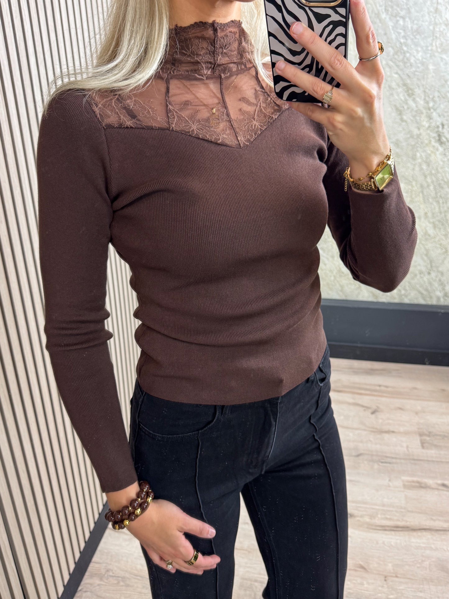 Top Lara